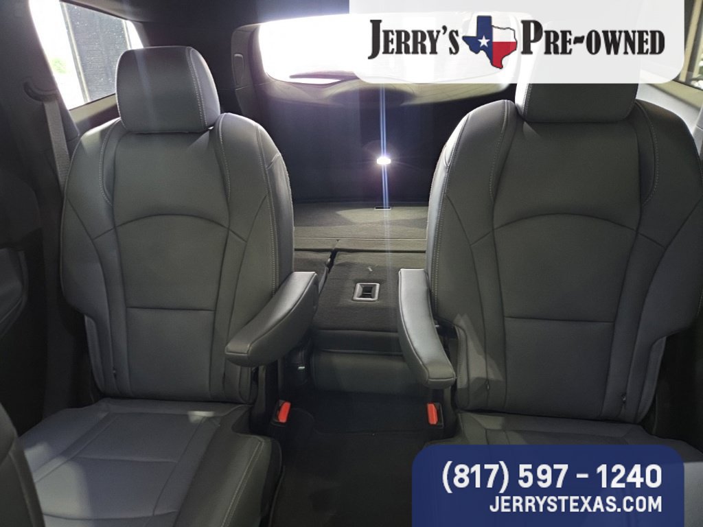Used 2023 Buick Enclave Essence w/ Experience Buick Package FWD image 16