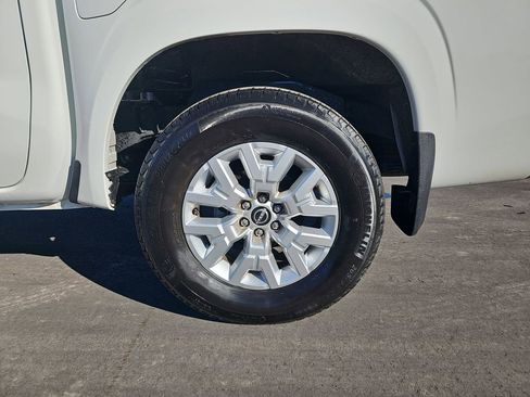 Used 2024 Nissan Frontier SV w/ SV Convenience Package image 32