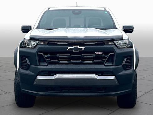Used 2024 Chevrolet Colorado Trail Boss w/ Technology Package AWD/4WD image 3