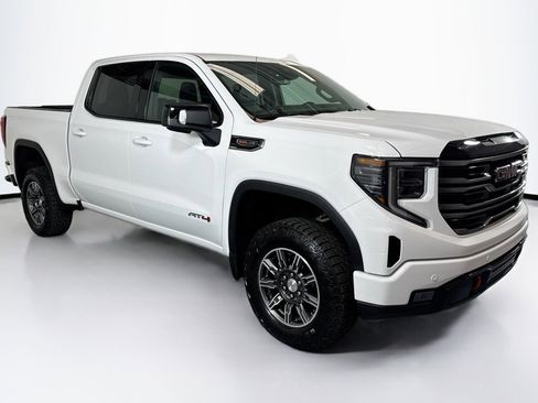 Used 2025 GMC Sierra 1500 AT4 image 3