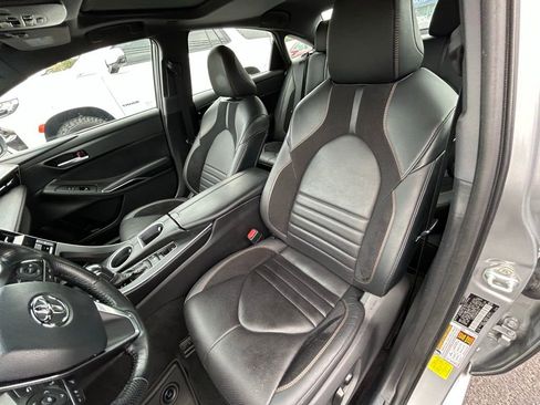 Used 2021 Toyota Avalon Touring image 29