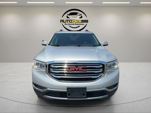 Used 2019 GMC Acadia SLT FWD image 2