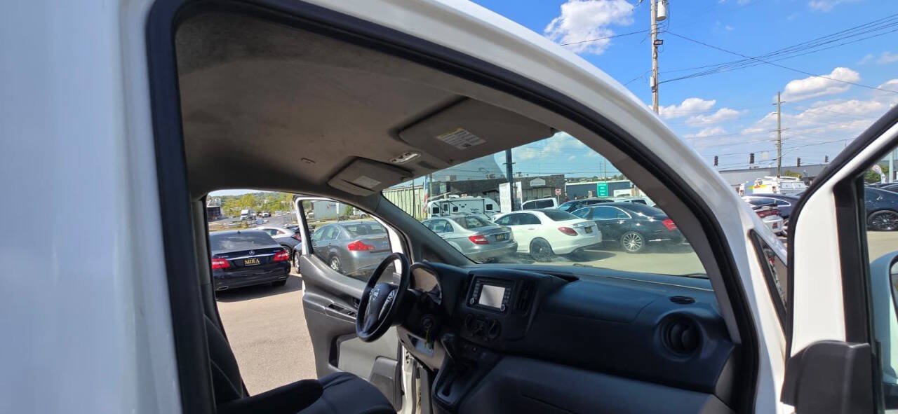 Used 2018 Nissan NV200 SV w/ Navigation Package FWD image 37