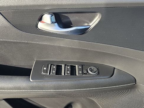 Used 2023 Kia Forte GT-Line image 26