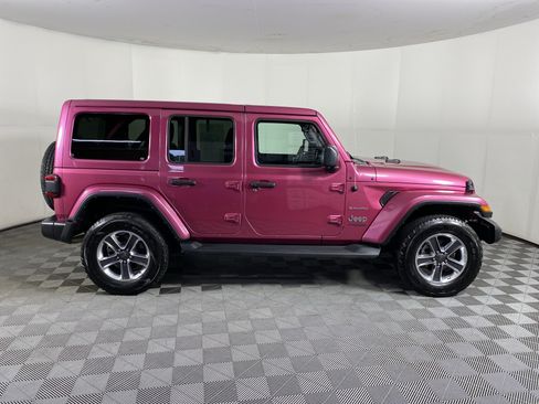 Used 2022 Jeep Wrangler Unlimited Sahara w/ LED Lighting Group AWD/4WD image 7