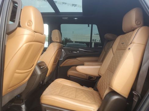 Used 2022 Cadillac Escalade Sport w/ Touring Package image 12