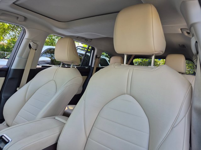Used 2022 Toyota Highlander XLE FWD image 11