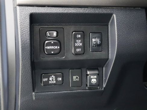 Used 2020 Toyota Tundra SR5 image 12