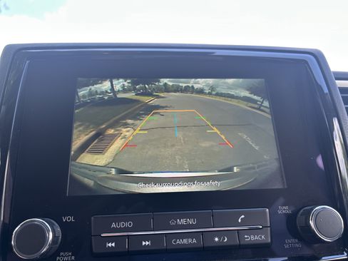 Used 2022 Nissan Frontier SV AWD/4WD image 14