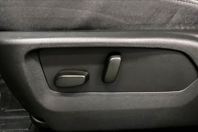 Used 2023 Buick Envision Essence FWD image 31