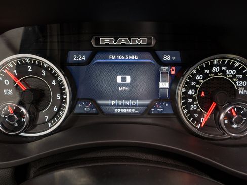 Used 2024 RAM 2500 Big Horn w/ Night Edition AWD/4WD image 23