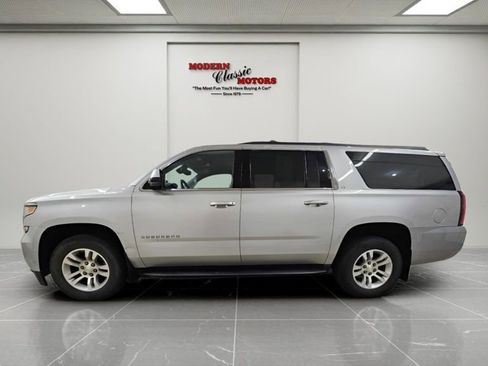 Used 2018 Chevrolet Suburban LT image 4