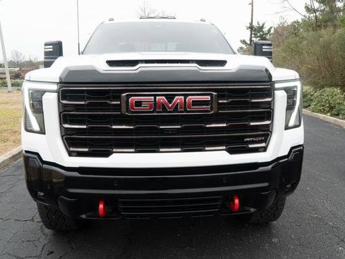 Used 2025 GMC Sierra 2500 AT4X image 8