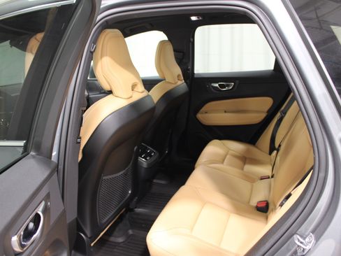 Used 2021 Volvo XC60 T5 Inscription w/ Protection Package Premier image 22