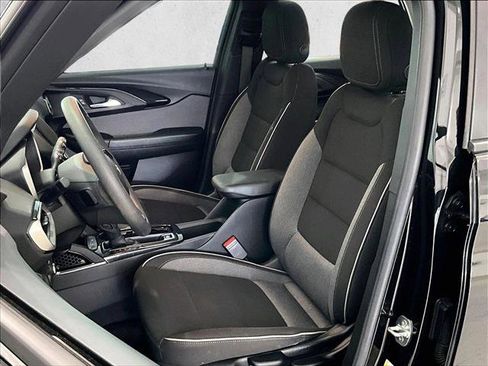 Used 2023 Chevrolet TrailBlazer LS FWD image 27