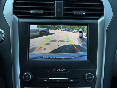 Used 2019 Ford Fusion SE FWD image 41