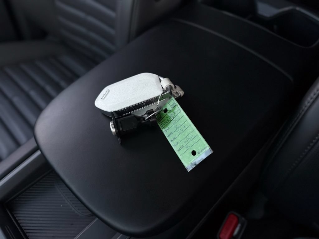 Used 2026 Kia EV9 Land AWD/4WD image 29