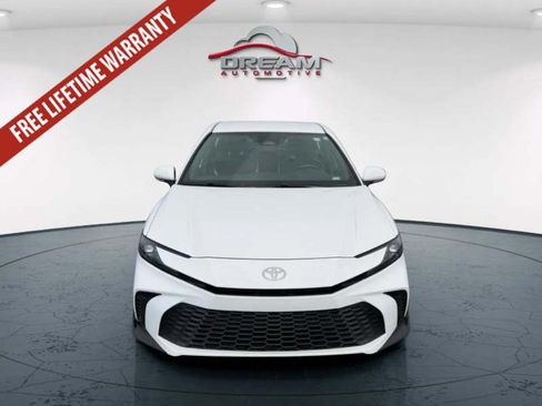 Used 2025 Toyota Camry SE FWD image 2