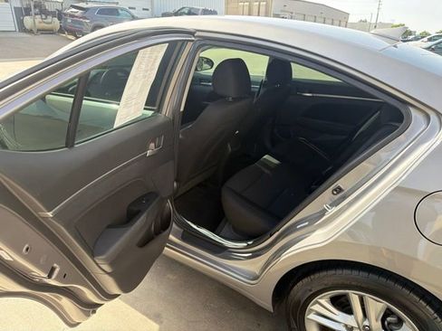 Used 2020 Hyundai Elantra SEL w/ Cargo Package (C1) FWD image 18