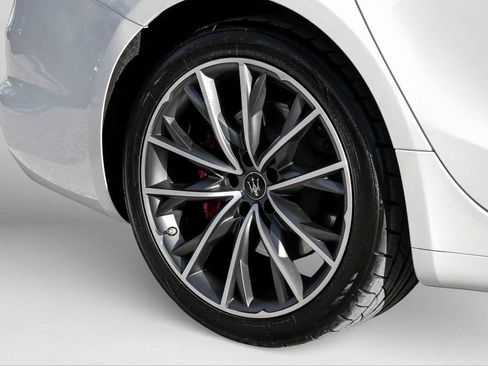 Used 2023 Maserati Ghibli Modena RWD image 50