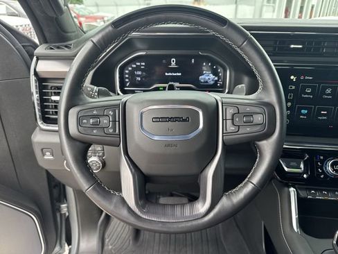 Used 2025 GMC Sierra 1500 Denali Ultimate AWD/4WD image 11