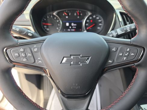 Used 2023 Chevrolet Equinox RS w/ RS Leather Package FWD image 37