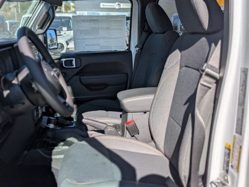 New 2026 Jeep Gladiator Sport image 18