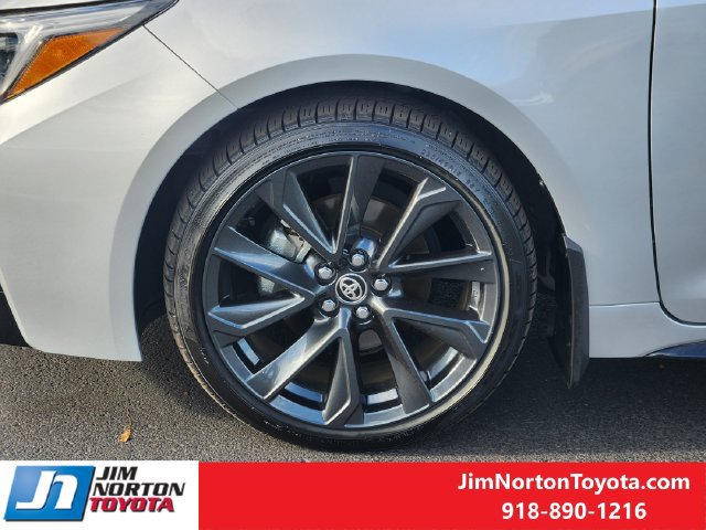 Used 2025 Toyota Corolla SE w/ SE Premium Package FWD image 13