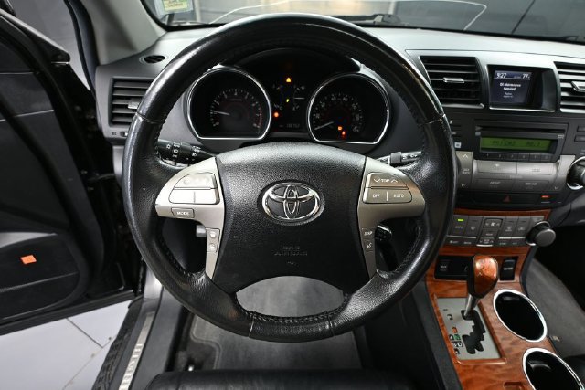 Used 2010 Toyota Highlander Limited AWD/4WD image 21