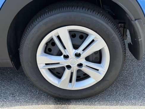 New 2025 Nissan Kicks Play S image 23