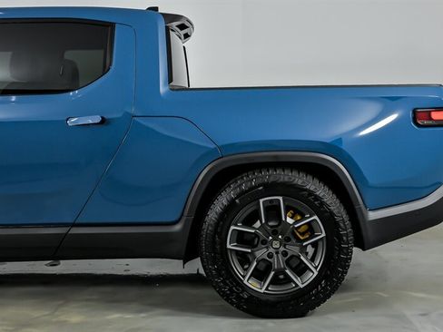 Used 2025 Rivian R1T Premium AWD/4WD image 9