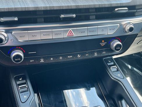 Used 2023 Kia Telluride SX AWD/4WD image 16