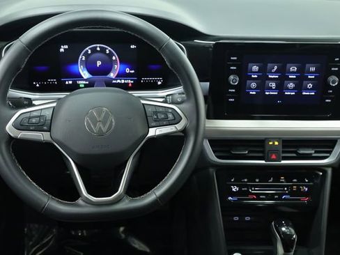 New 2025 Volkswagen Taos SE FWD image 13