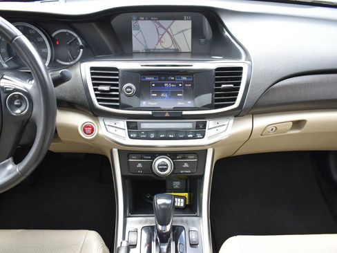 Used 2015 Honda Accord EX-L image 19