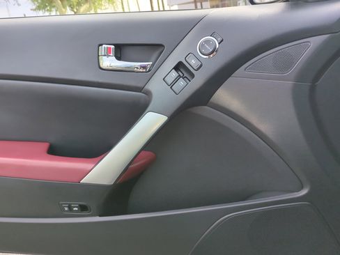 Used 2010 Hyundai Genesis 2.0T image 13