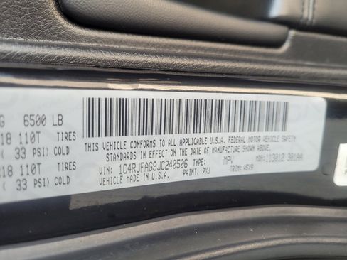 Used 2018 Jeep Grand Cherokee Laredo AWD/4WD image 33