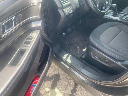 Used 2019 Ford Explorer XLT w/ Equipment Group 201A AWD/4WD image 10