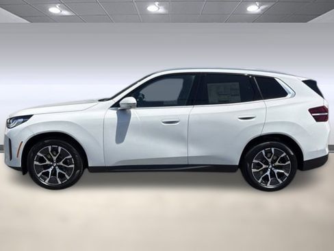 Used 2025 BMW X3 xDrive30i w/ Premium Package image 2