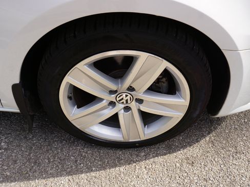 Used 2016 Volkswagen CC Sport image 12