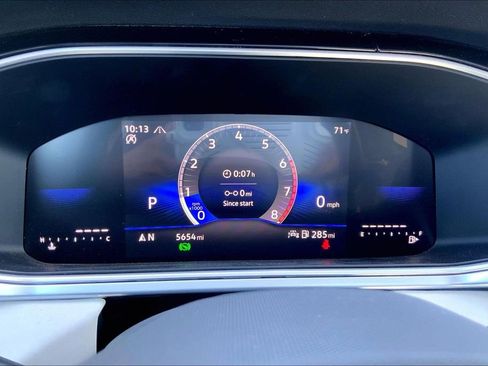 Certified 2025 Volkswagen Taos SE image 20