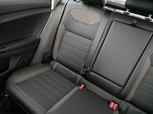 Certified 2023 Volkswagen Taos SEL image 12