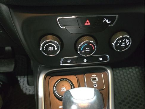 Used 2017 Jeep Compass Latitude w/ Safe & Security Group image 14