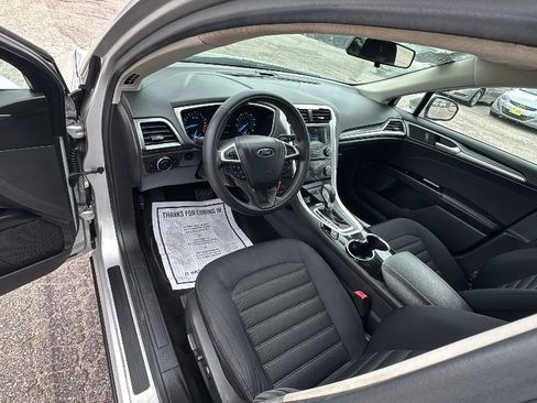 Used 2014 Ford Fusion SE FWD image 12