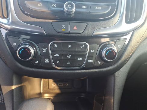 Used 2022 Chevrolet Equinox Premier image 18