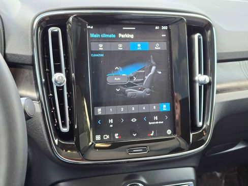 Used 2023 Volvo C40 P8 Recharge Ultimate image 25