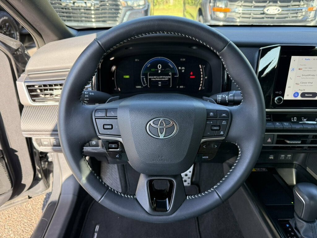 Used 2026 Toyota Camry SE FWD image 5