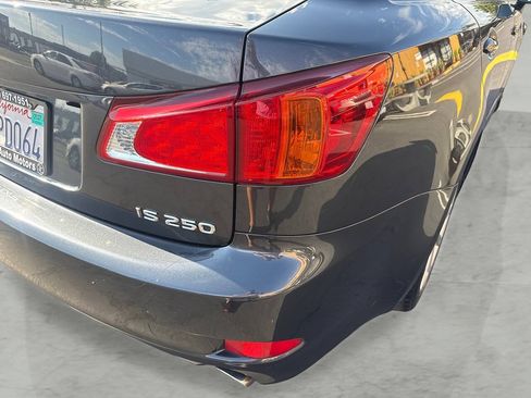 Used 2009 Lexus IS 250 w/ Premium Pkg RWD image 28