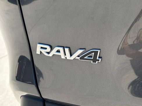 Used 2022 Toyota RAV4 XLE w/ Convenience Package AWD/4WD image 13