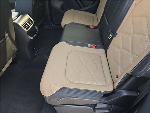 Used 2026 Volkswagen Atlas Cross Sport SE FWD image 13