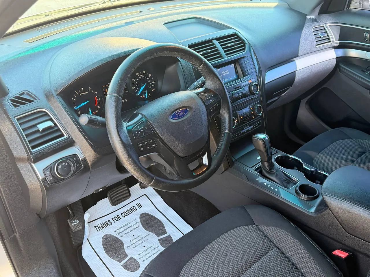 Used 2017 Ford Explorer XLT FWD image 24